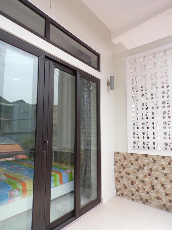 Ananta Aster Appartement Phnom-Penh Buitenkant foto