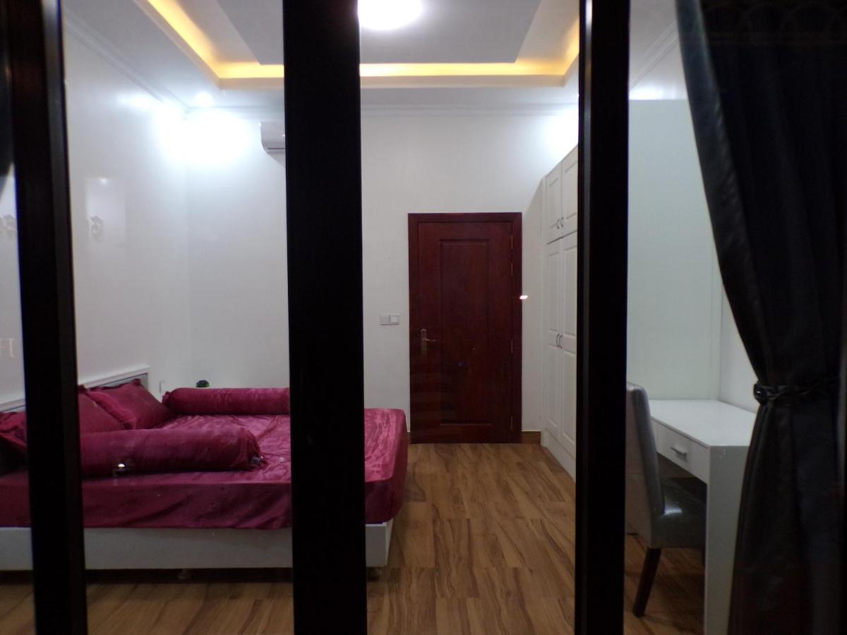 Ananta Aster Appartement Phnom-Penh Buitenkant foto