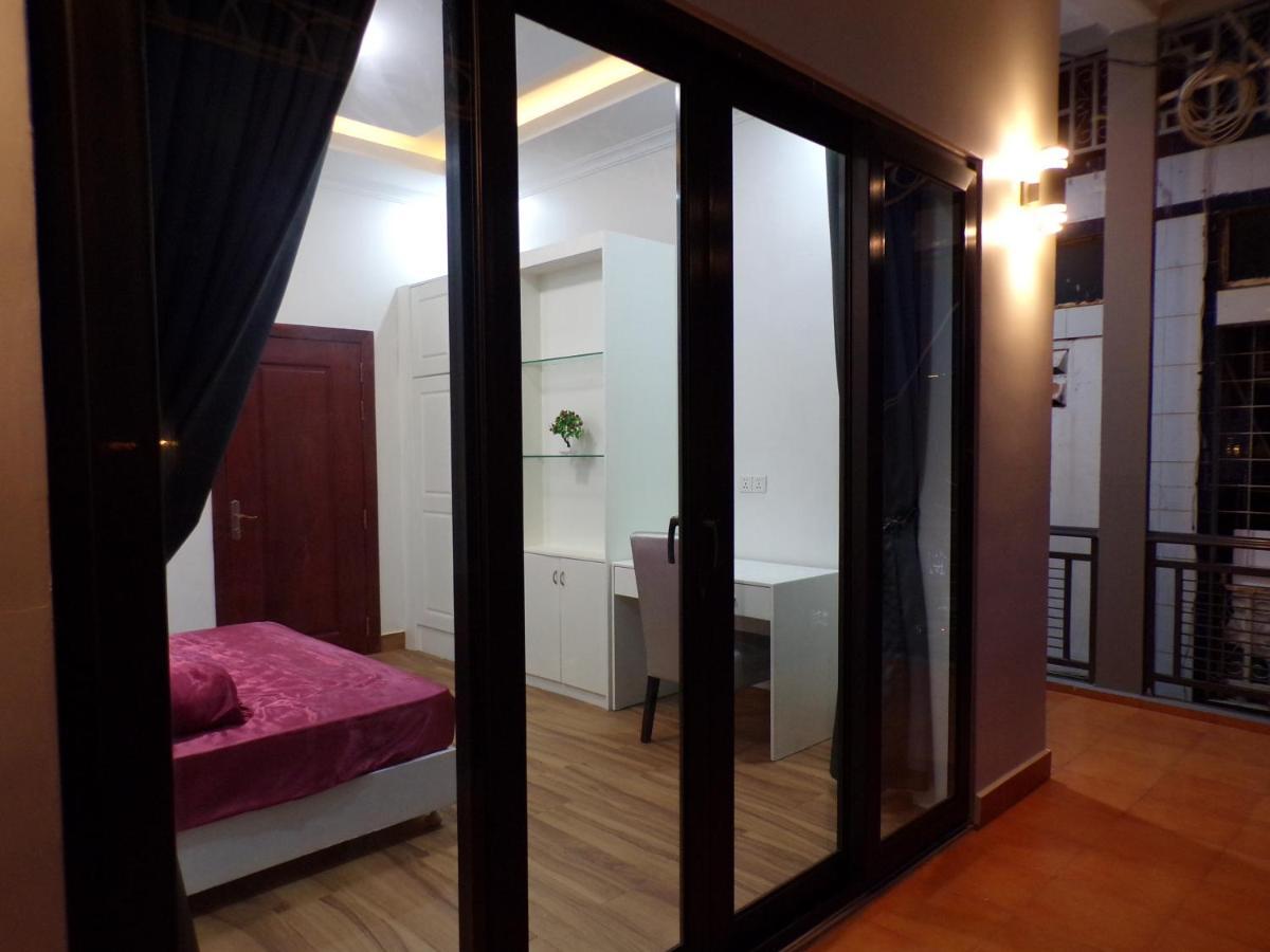 Ananta Aster Appartement Phnom-Penh Buitenkant foto