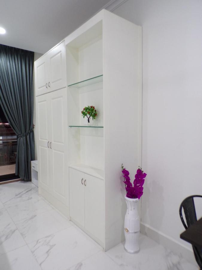 Ananta Aster Appartement Phnom-Penh Buitenkant foto