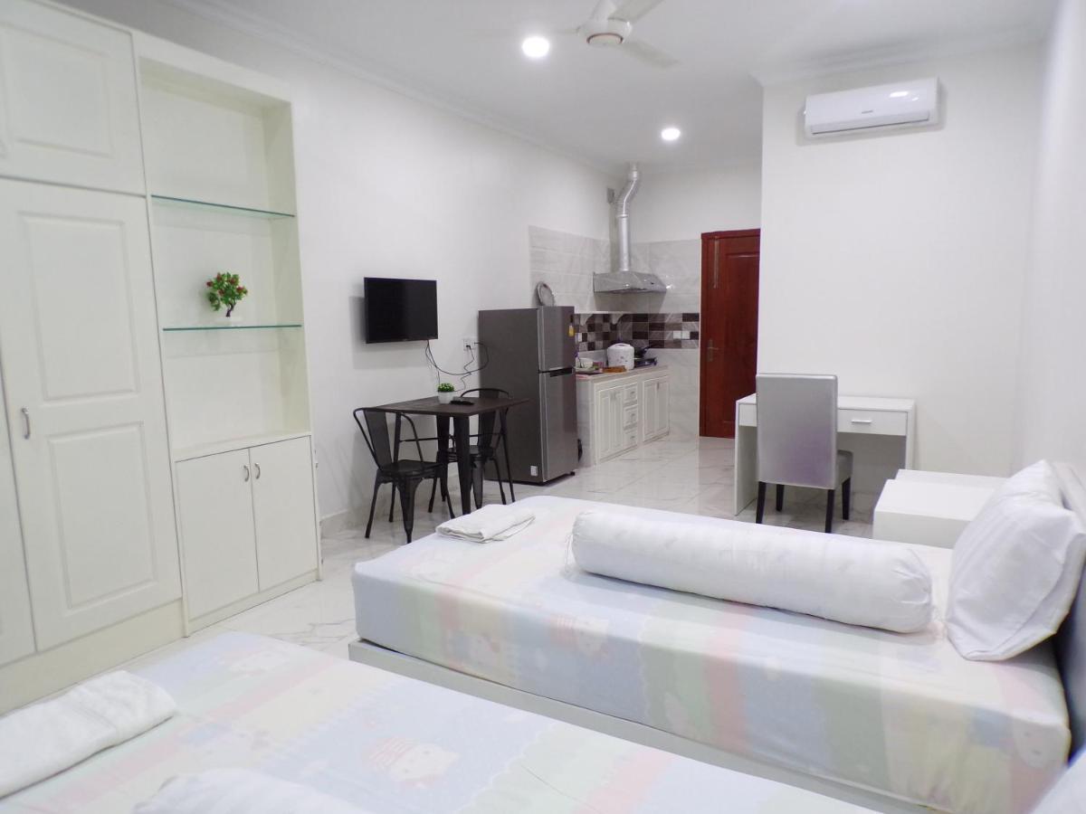 Ananta Aster Appartement Phnom-Penh Buitenkant foto