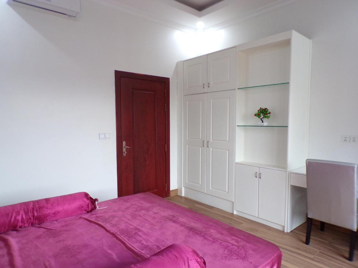 Ananta Aster Appartement Phnom-Penh Buitenkant foto