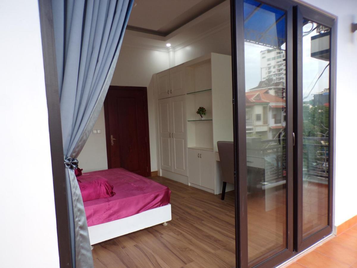 Ananta Aster Appartement Phnom-Penh Buitenkant foto