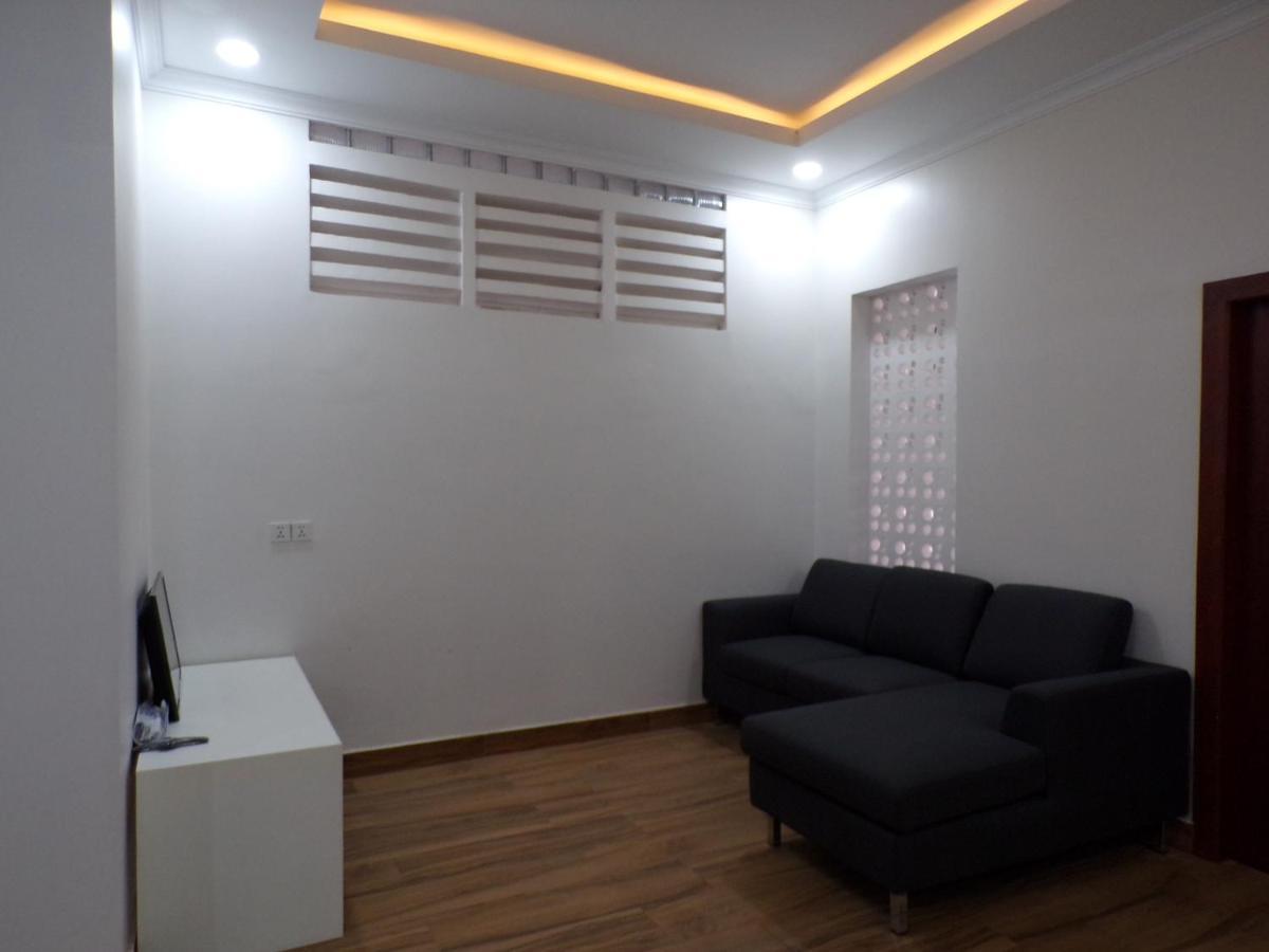 Ananta Aster Appartement Phnom-Penh Buitenkant foto