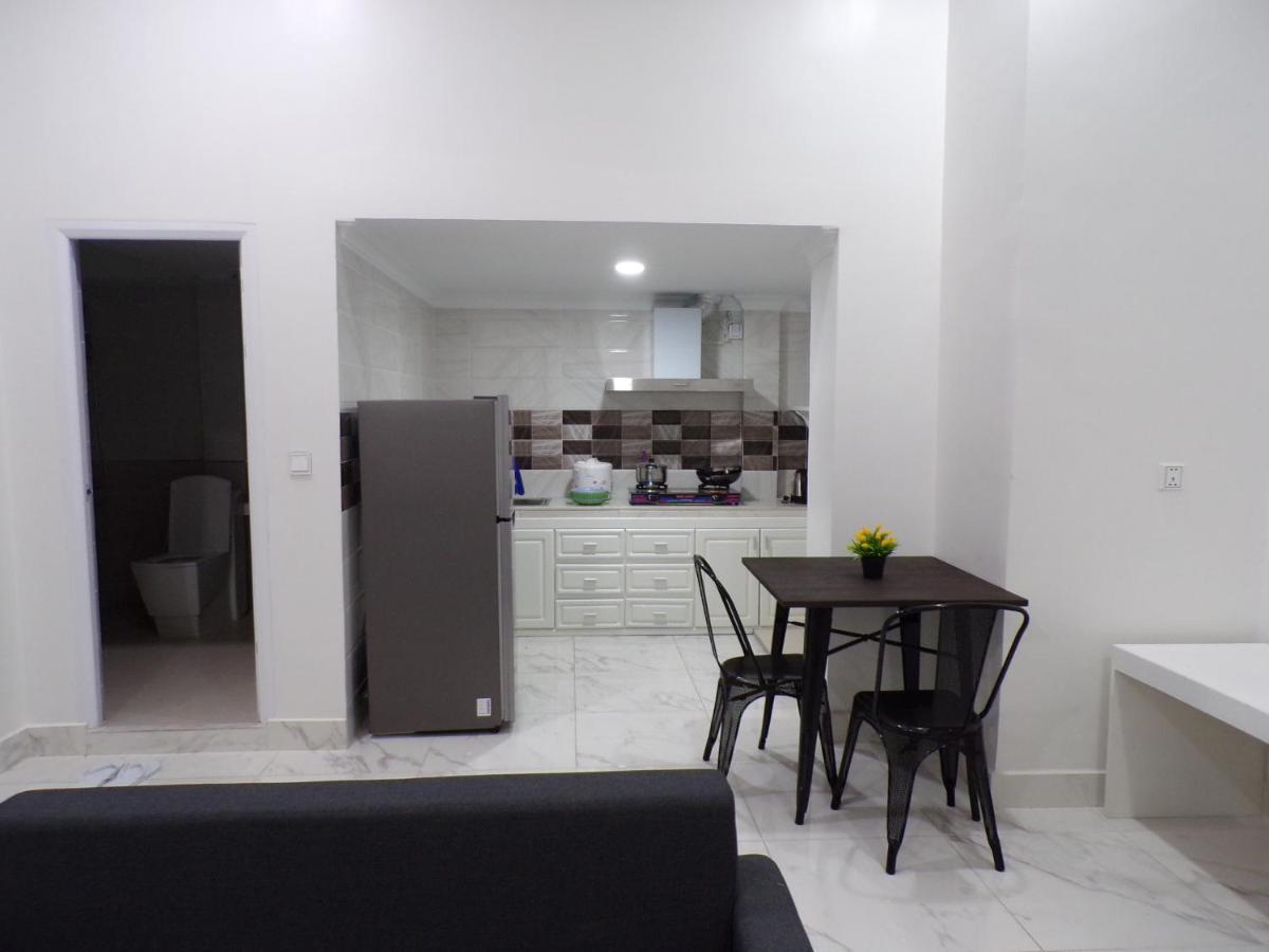 Ananta Aster Appartement Phnom-Penh Buitenkant foto