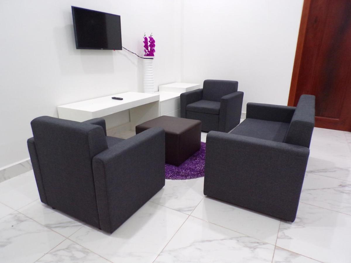 Ananta Aster Appartement Phnom-Penh Buitenkant foto