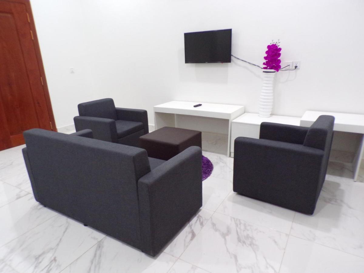 Ananta Aster Appartement Phnom-Penh Buitenkant foto