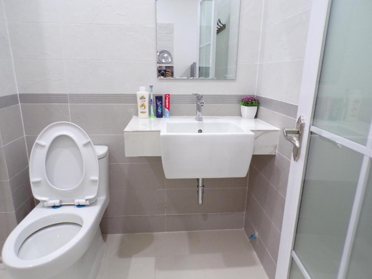 Ananta Aster Appartement Phnom-Penh Buitenkant foto