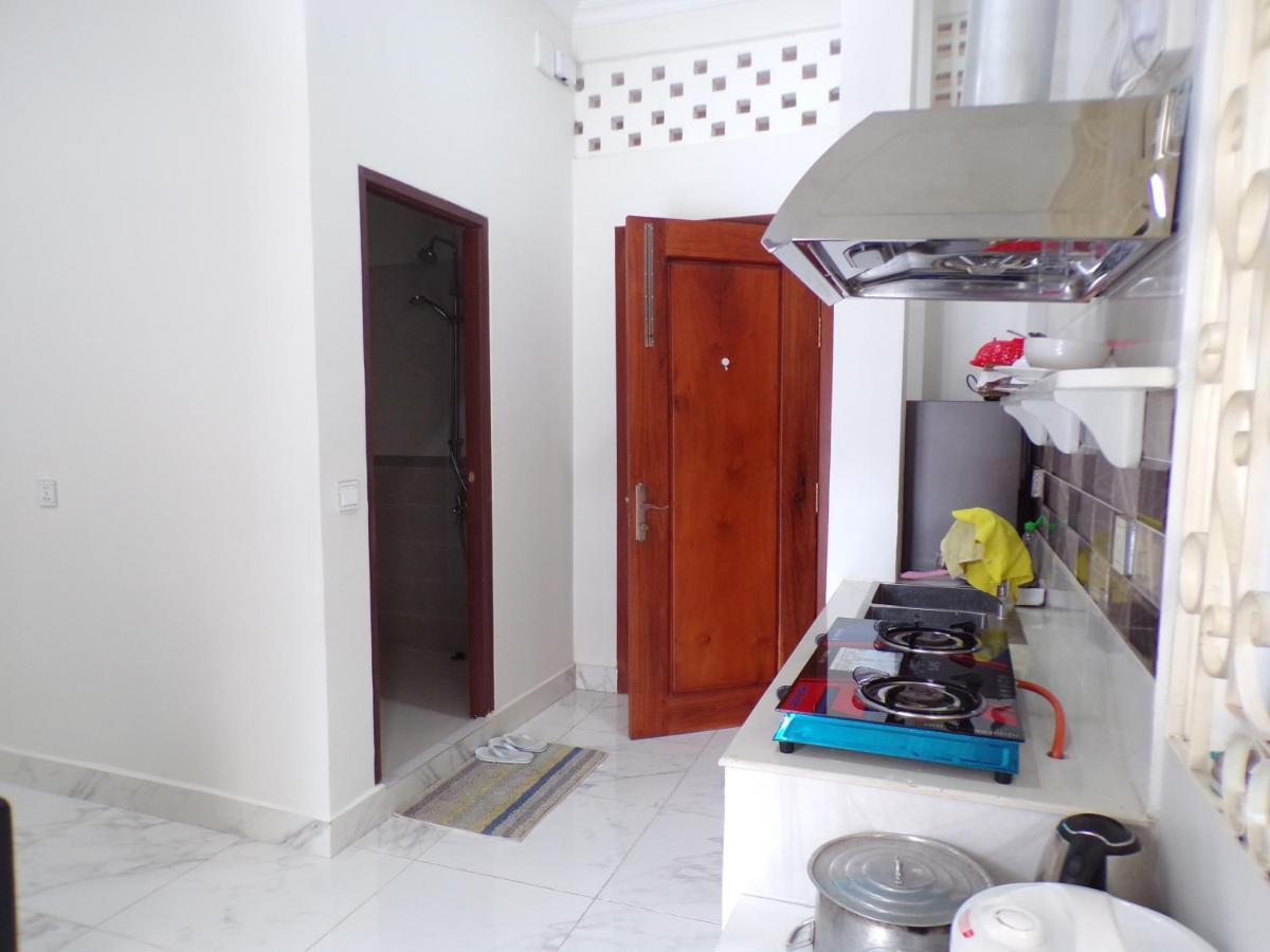 Ananta Aster Appartement Phnom-Penh Buitenkant foto