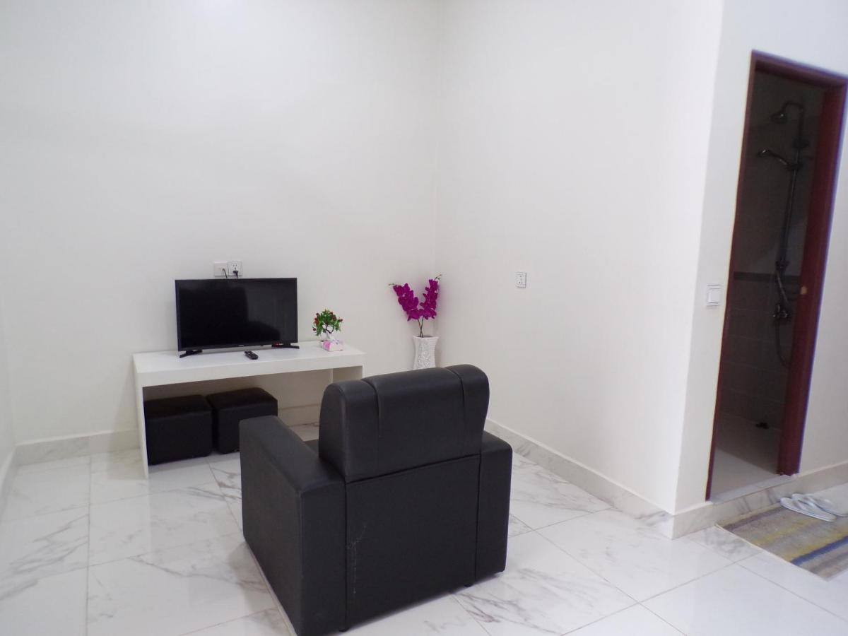 Ananta Aster Appartement Phnom-Penh Buitenkant foto